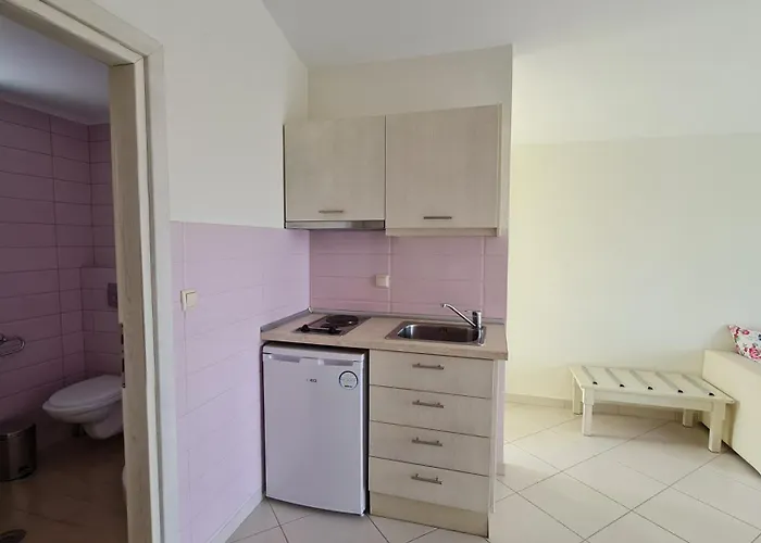 Rania Aparthotel