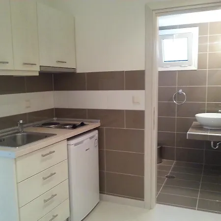 Lägenhetshotell Rania 3*