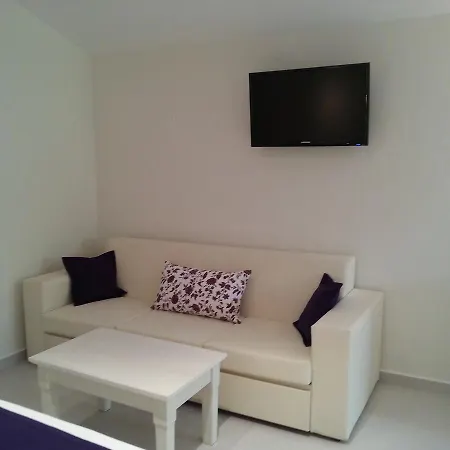 Rania Lägenhetshotell 3*